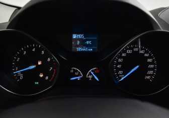 Подержанный автомобиль Ford Kuga 2014 года (21 фото)