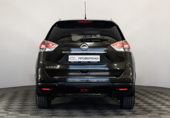 Подержанный автомобиль Nissan X-Trail 2016 года (6 фото)