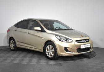 Подержанный автомобиль Hyundai Solaris Sedan 2013 года (3 фото)