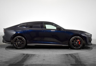 Подержанный автомобиль Changan UNI-V 2022 года (4 фото)