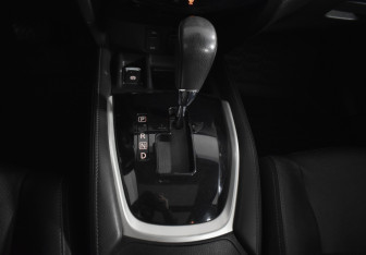 Подержанный автомобиль Nissan X-Trail 2015 года (18 фото)