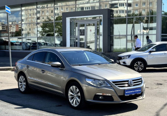 Подержанный автомобиль Volkswagen Passat CC 2011 года (3 фото)