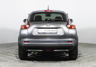 Подержанный автомобиль Nissan Juke 2011 года (6 фото)