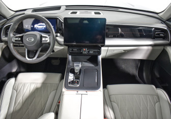 Подержанный автомобиль GAC GS8 2023 года (16 фото)