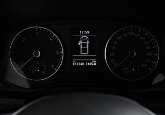 Подержанный автомобиль Volkswagen Amarok 2016 года (19 фото)