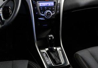 Подержанный автомобиль Hyundai i30 Hatchback 2013 года (13 фото)