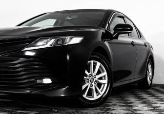 Подержанный автомобиль Toyota Camry Sedan 2020 года (2 фото)