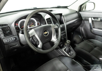 Подержанный автомобиль Chevrolet Captiva 2008 года (11 фото)