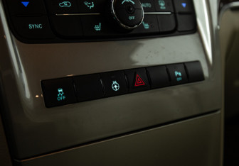 Подержанный автомобиль Jeep Grand Cherokee 2012 года (16 фото)