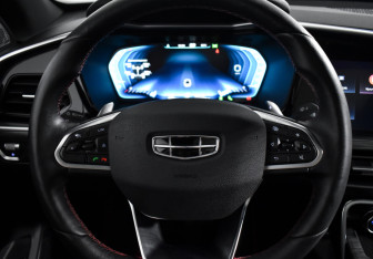Подержанный автомобиль Geely Tugella 2023 года (26 фото)
