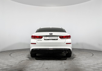 Подержанный автомобиль Kia Optima Sedan 2019 года (6 фото)