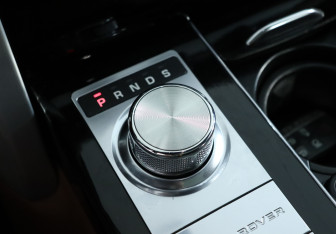 Подержанный автомобиль Land Rover Range Rover 2013 года (19 фото)