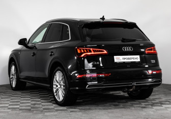 Подержанный автомобиль Audi Q5 2018 года (9 фото)