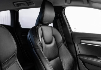 Подержанный автомобиль Volvo V90 Cross Country 2018 года (17 фото)
