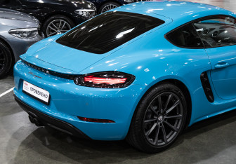 Подержанный автомобиль Porsche Cayman 2018 года (7 фото)