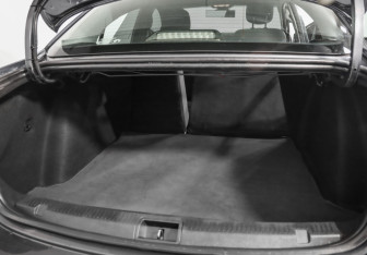 Подержанный автомобиль Renault Fluence 2010 года (23 фото)