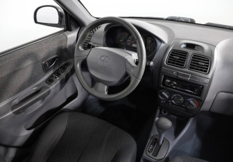 Подержанный автомобиль Hyundai Accent Sedan 2007 года (7 фото)