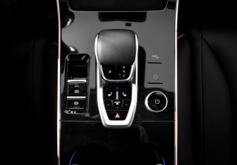 Подержанный автомобиль Omoda C5 2023 года (12 фото)