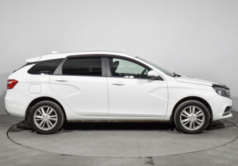 Подержанный автомобиль LADA (ВАЗ) Vesta Wagon 2017 года (4 фото)