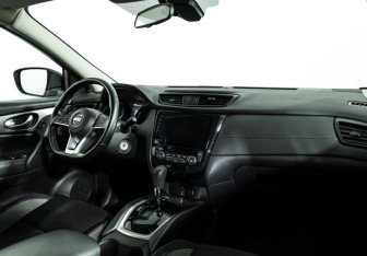 Подержанный автомобиль Nissan Qashqai 2021 года (9 фото)