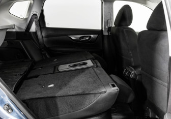 Подержанный автомобиль Nissan X-Trail 2017 года (15 фото)