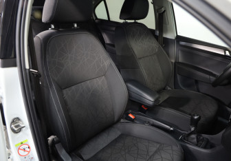 Подержанный автомобиль Skoda Rapid Liftback 2019 года (20 фото)