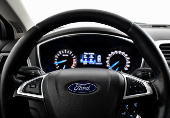 Подержанный автомобиль Ford Mondeo Sedan 2017 года (15 фото)