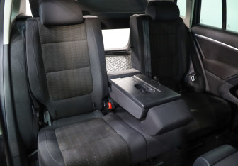 Подержанный автомобиль Volkswagen Tiguan 2012 года (22 фото)