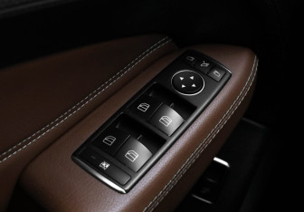 Подержанный автомобиль Mercedes-Benz GLE 2017 года (23 фото)