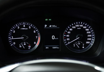 Подержанный автомобиль Hyundai Sonata 2017 года (12 фото)