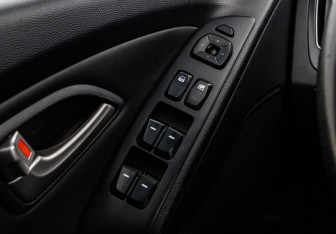 Подержанный автомобиль Hyundai ix35 2010 года (13 фото)