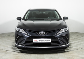 Подержанный автомобиль Toyota Camry Sedan 2021 года (2 фото)