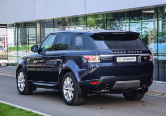 Подержанный автомобиль Land Rover Range Rover Sport 2015 года (8 фото)