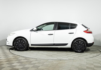 Подержанный автомобиль Renault Megane Hatchback 2010 года (8 фото)