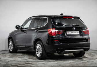 Подержанный автомобиль BMW X3 2012 года (7 фото)