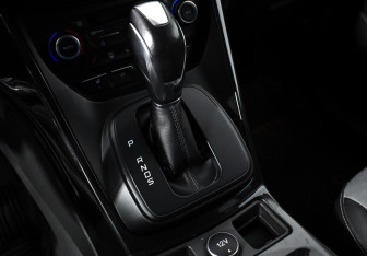 Подержанный автомобиль Ford Kuga 2016 года (11 фото)