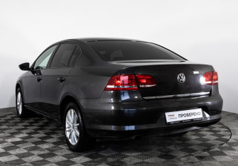 Подержанный автомобиль Volkswagen Passat Sedan 2011 года (7 фото)