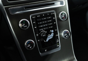 Подержанный автомобиль Volvo XC60 2014 года (16 фото)