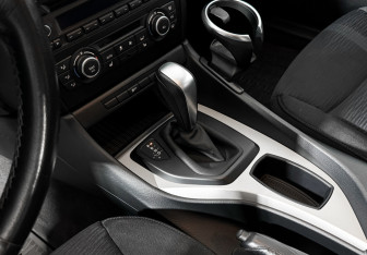 Подержанный автомобиль BMW X1 2014 года (11 фото)