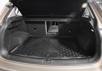 Подержанный автомобиль Volkswagen Tiguan 2021 года (27 фото)
