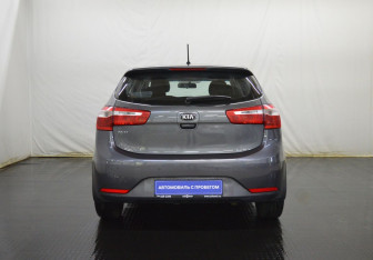 Подержанный автомобиль Kia Rio Hatchback 2014 года (6 фото)