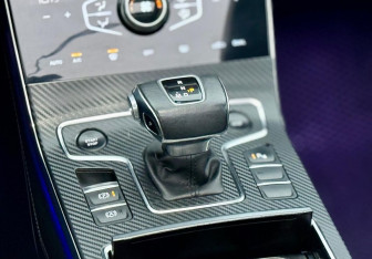 Подержанный автомобиль Hongqi H5 2022 года (13 фото)