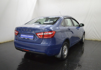 Подержанный автомобиль LADA (ВАЗ) Vesta Sedan 2018 года (5 фото)