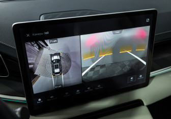 Подержанный автомобиль Zeekr 001 2022 года (20 фото)