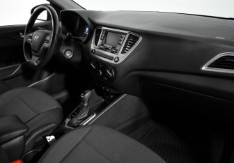 Подержанный автомобиль Hyundai Solaris Sedan 2019 года (13 фото)