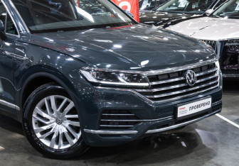 Подержанный автомобиль Volkswagen Touareg 2019 года (8 фото)