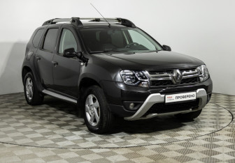 Подержанный автомобиль Renault Duster 2018 года (3 фото)
