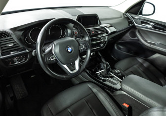 Подержанный автомобиль BMW X3 2019 года (11 фото)