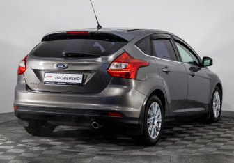 Подержанный автомобиль Ford Focus Hatchback 2013 года (5 фото)