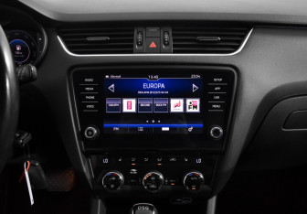 Подержанный автомобиль Skoda Octavia Liftback 2019 года (16 фото)